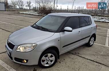 Хэтчбек Skoda Fabia 2008 в Южноукраинске