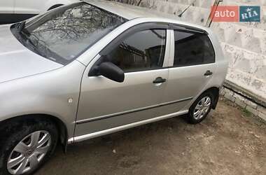 Хетчбек Skoda Fabia 2006 в 