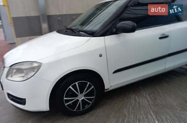 Універсал Skoda Fabia 2010 в Кривому Розі