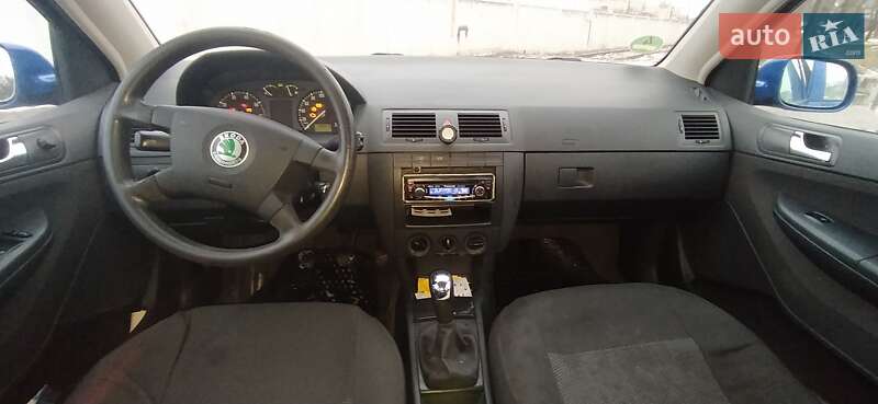 Хэтчбек Skoda Fabia 2004 в Ирпене