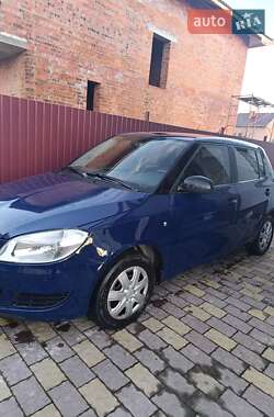 Хэтчбек Skoda Fabia 2012 в 