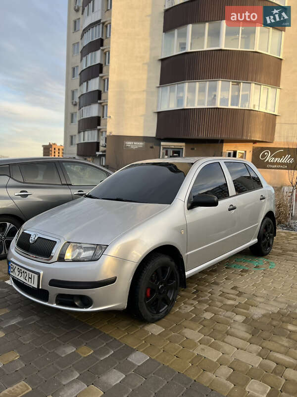 Хетчбек Skoda Fabia 2006 в Рівному