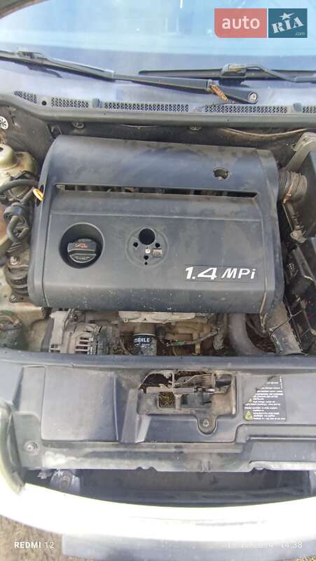 Хэтчбек Skoda Fabia 2000 в Сходнице
