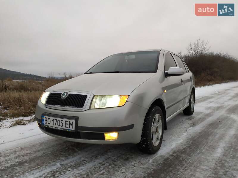 Седан Skoda Fabia 2002 в 