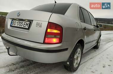 Седан Skoda Fabia 2002 в 