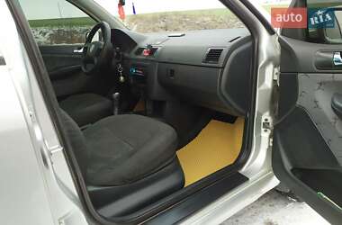 Седан Skoda Fabia 2002 в 