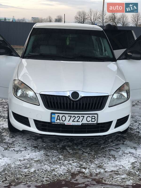 Хэтчбек Skoda Fabia 2012 в Тячеве