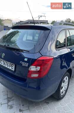 Хэтчбек Skoda Fabia 2010 в 