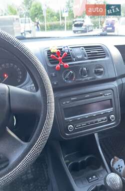 Хэтчбек Skoda Fabia 2010 в 