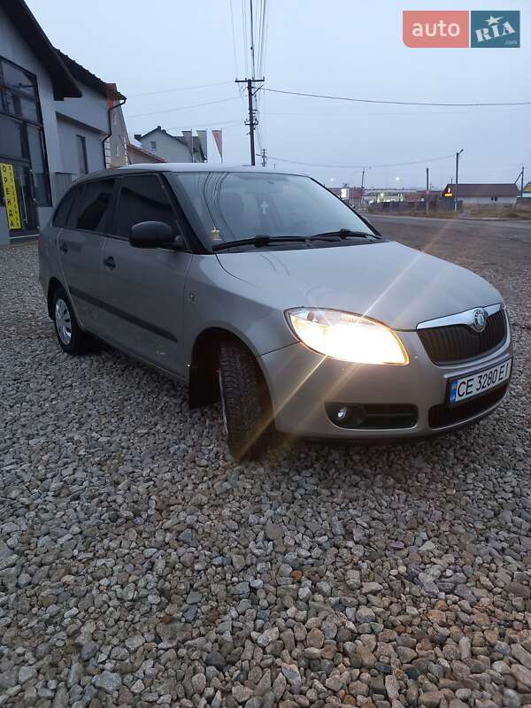 Универсал Skoda Fabia 2008 в Черновцах