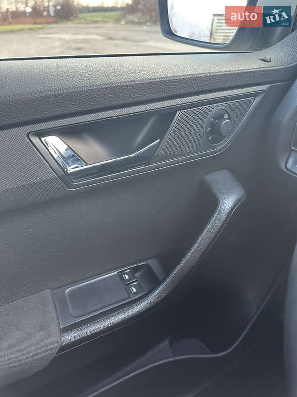 Хэтчбек Skoda Fabia 2014 в Сваляве