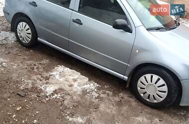 Седан Skoda Fabia 2002 в Липовці