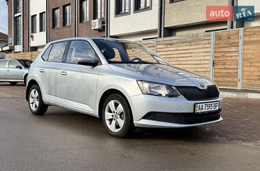 Хетчбек Skoda Fabia 2015 в Києві