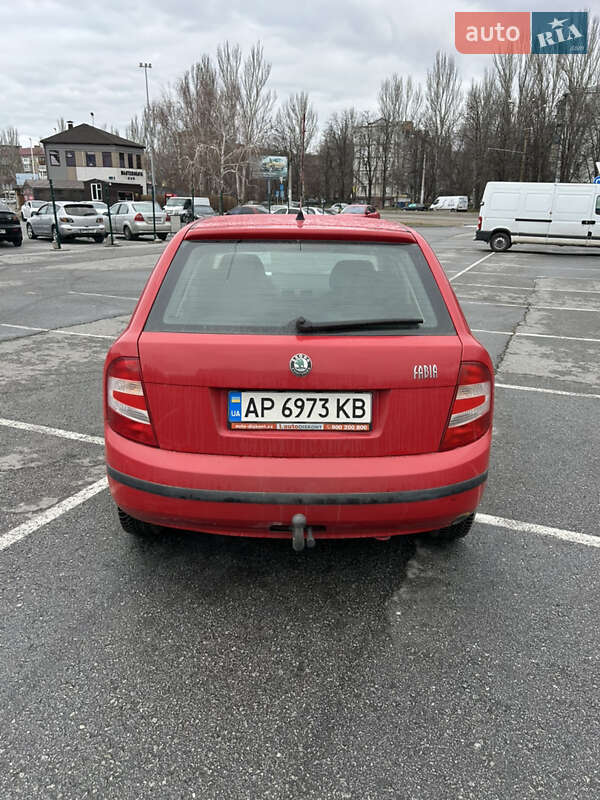 Хэтчбек Skoda Fabia 2004 в Запорожье