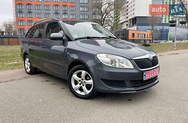 Універсал Skoda Fabia 2010 в Києві