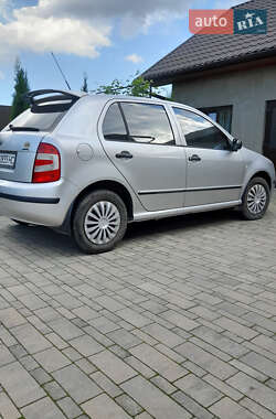 Хэтчбек Skoda Fabia 2006 в 