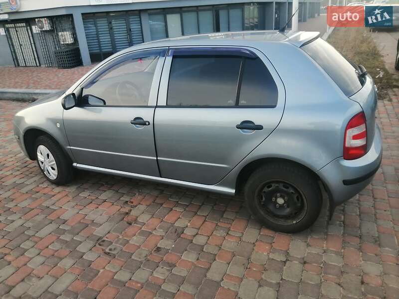 Хэтчбек Skoda Fabia 2006 в Киеве