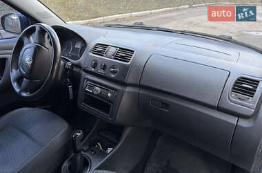 Хэтчбек Skoda Fabia 2012 в 