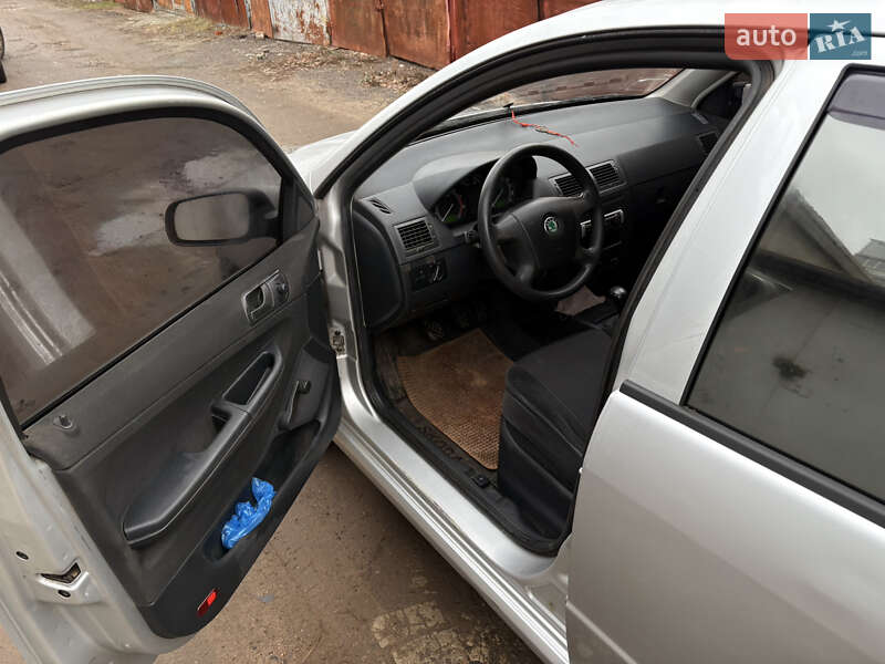 Седан Skoda Fabia 2006 в Харкові