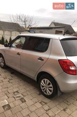 Хэтчбек Skoda Fabia 2010 в 