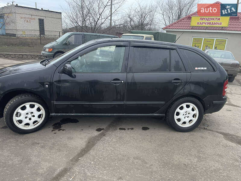 Универсал Skoda Fabia 2001 в Покровском