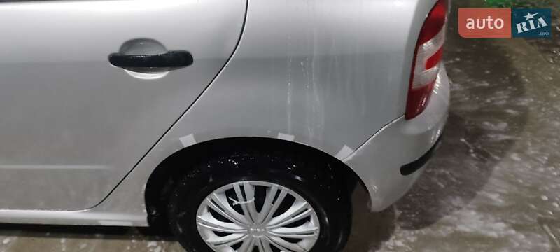 Хетчбек Skoda Fabia 2006 в Дрогобичі