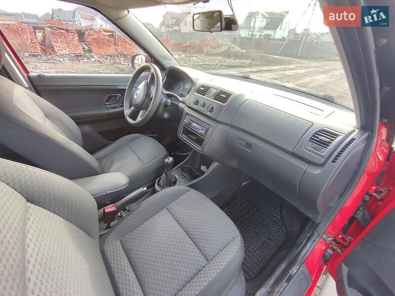 Хэтчбек Skoda Fabia 2013 в Луцке