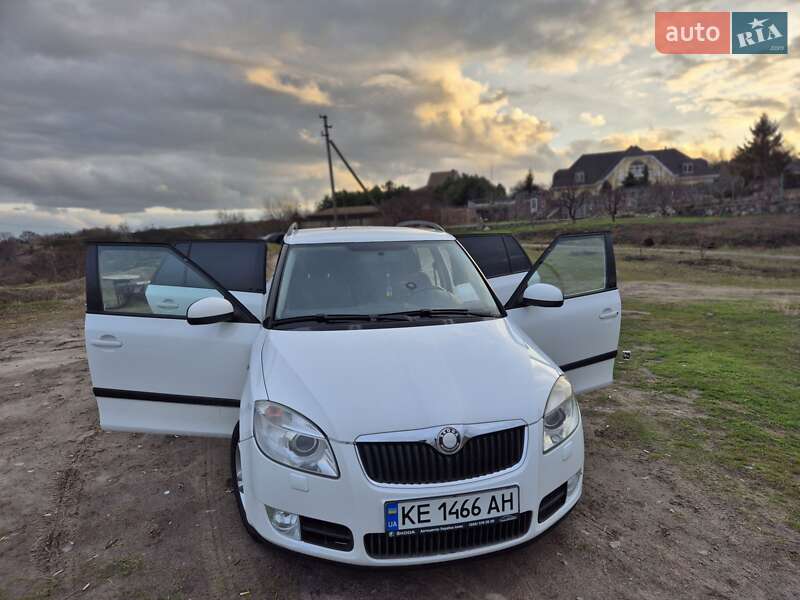 Універсал Skoda Fabia 2009 в Дніпрі
