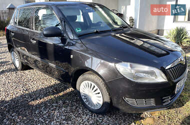 Хетчбек Skoda Fabia 2010 в Чернівцях