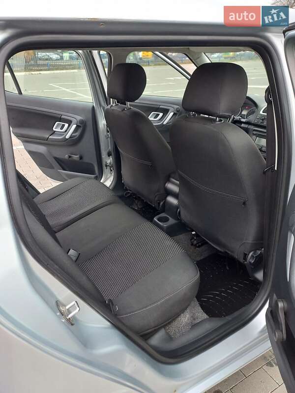 Хетчбек Skoda Fabia 2010 в Львові