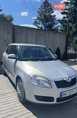 Хетчбек Skoda Fabia 2007 в Березному