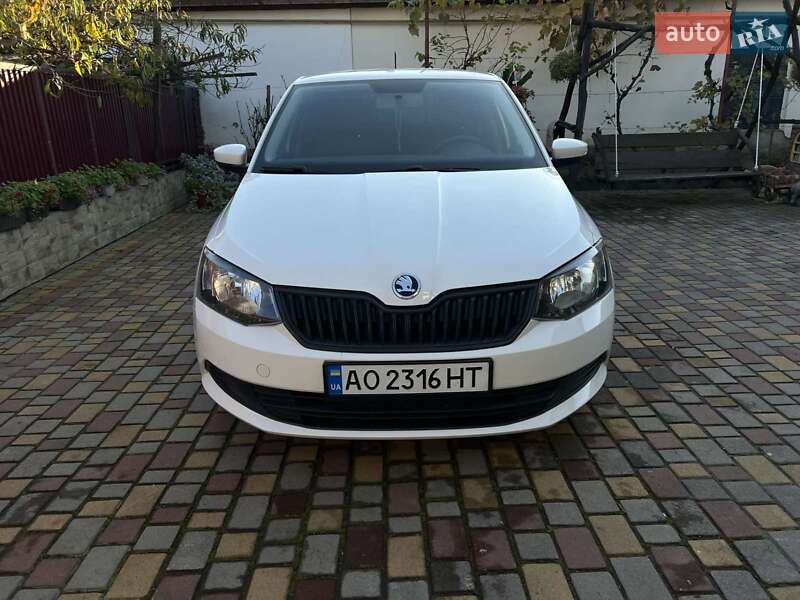 Хэтчбек Skoda Fabia 2016 в Мукачево