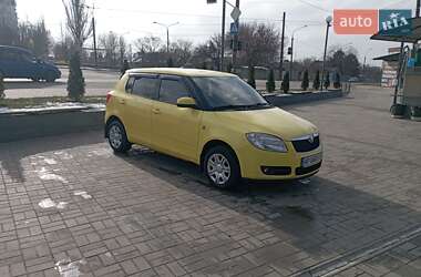 Хэтчбек Skoda Fabia 2008 в Запорожье