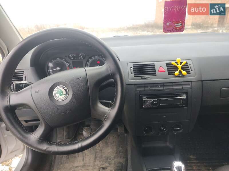 Седан Skoda Fabia 2004 в Бережанах