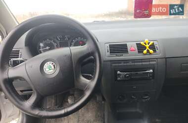 Седан Skoda Fabia 2004 в 