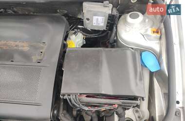 Седан Skoda Fabia 2004 в 
