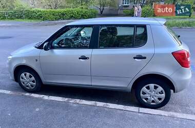 Хэтчбек Skoda Fabia 2014 в 