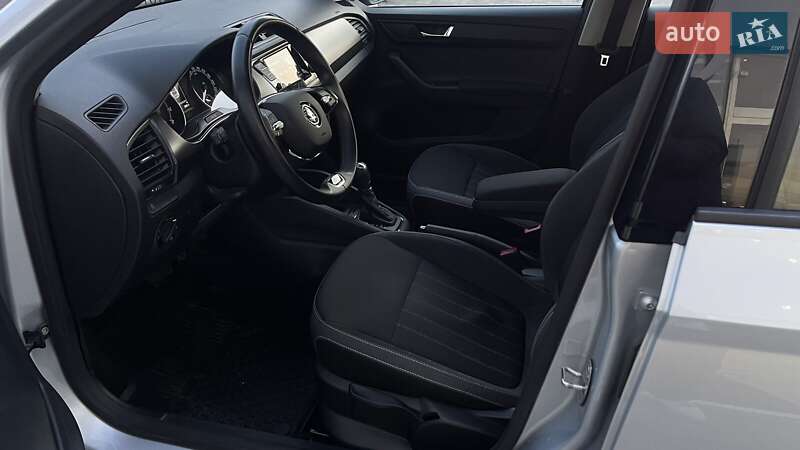 Хэтчбек Skoda Fabia 2020 в Киеве