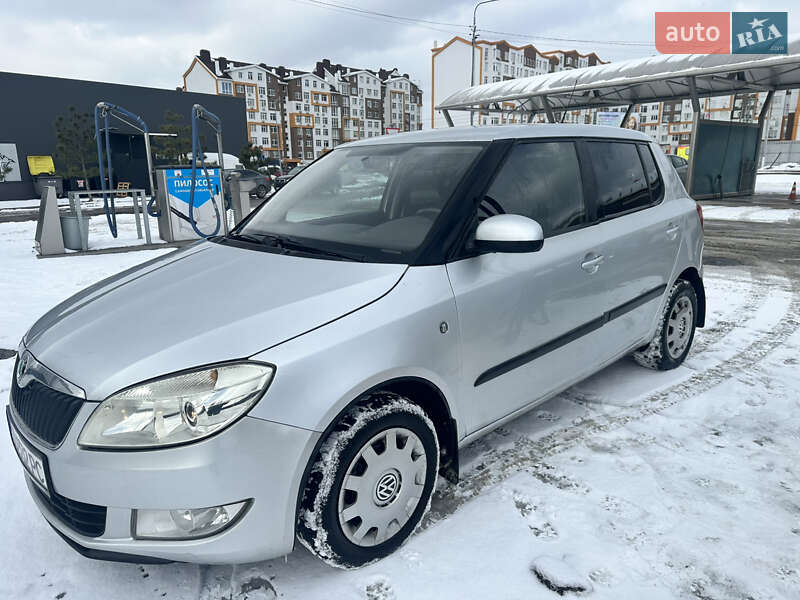 Хетчбек Skoda Fabia 2012 в Києві