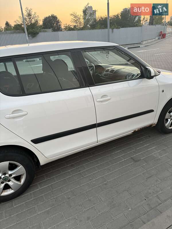 Хэтчбек Skoda Fabia 2008 в Киеве