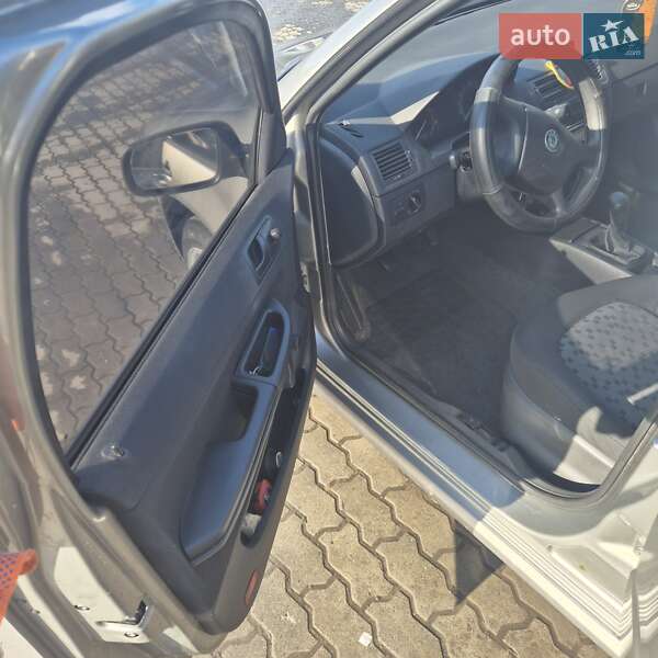 Седан Skoda Fabia 2007 в Львове