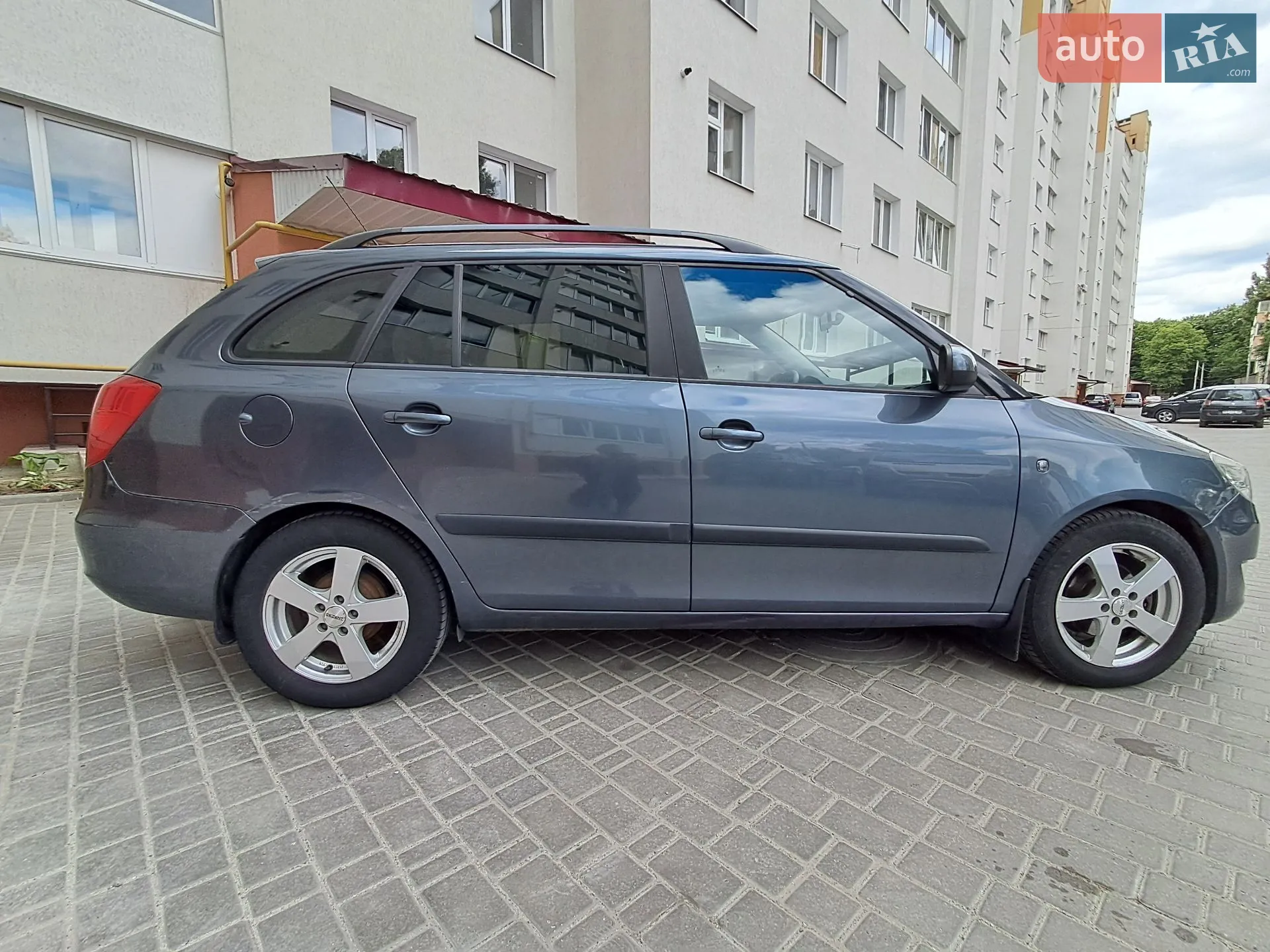 2010 Skoda Fabia - мініатюра 3