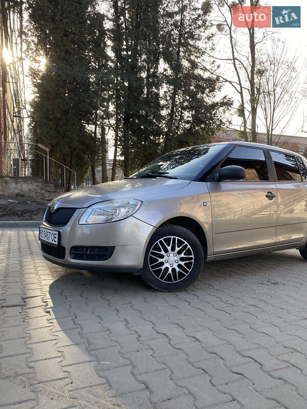 Хэтчбек Skoda Fabia 2009 в Львове фото 2 Хэтчбек Skoda Fabia 2009 в Львове