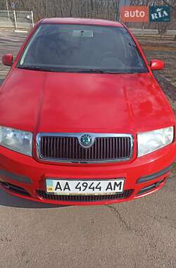 Хэтчбек Skoda Fabia 2004 в Киеве