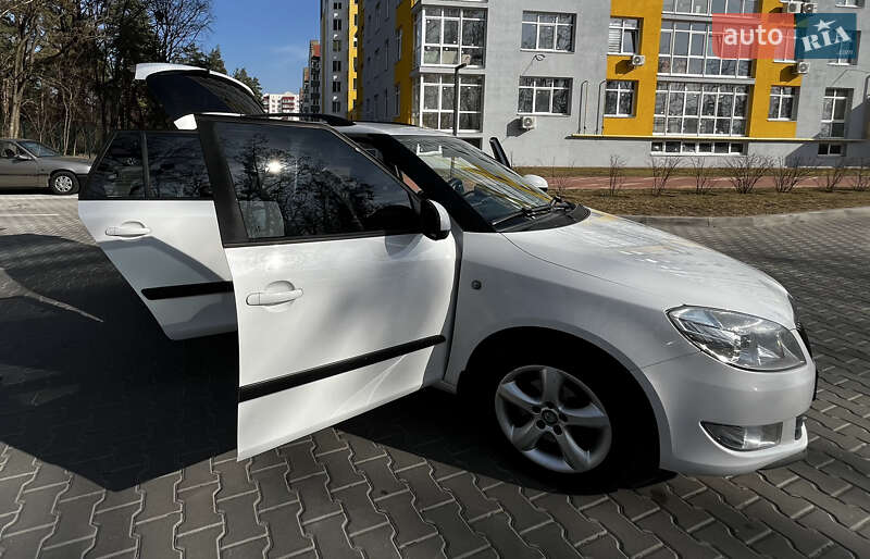 Универсал Skoda Fabia 2012 в Обухове