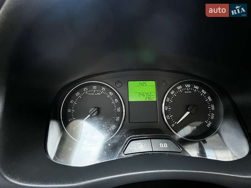 Универсал Skoda Fabia 2012 в Обухове