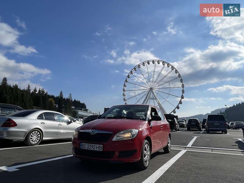 Хетчбек Skoda Fabia 2010 в 