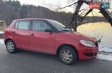 Хетчбек Skoda Fabia 2010 в 