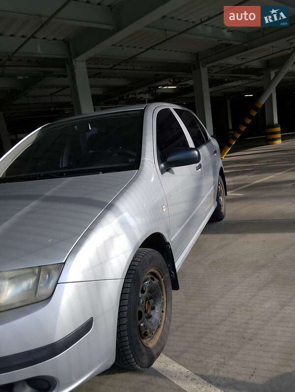 Хэтчбек Skoda Fabia 2007 в Киеве
