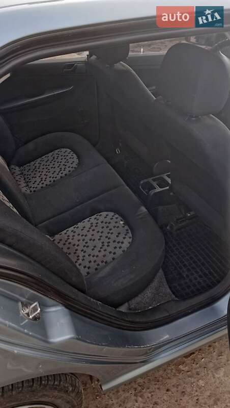 Седан Skoda Fabia 2004 в Херсоні
